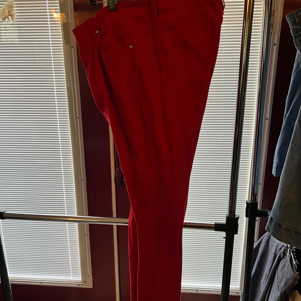 U51 red jeans